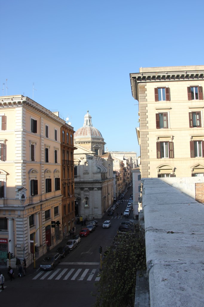 piazza madonna dei monti