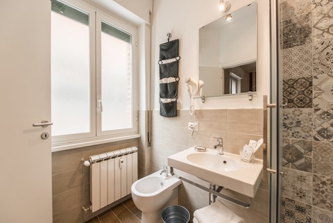 bagno in camera per due